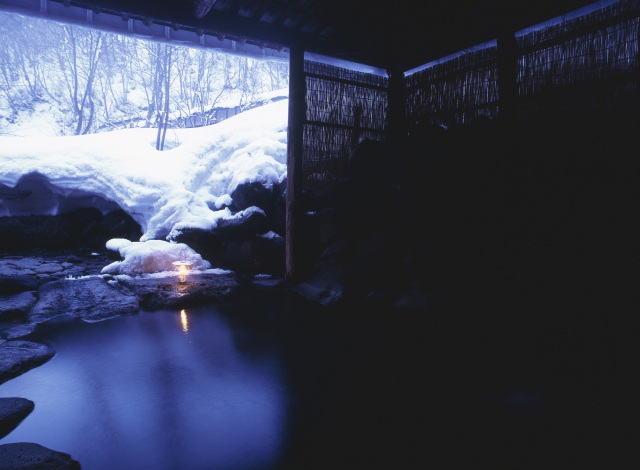 ランプの宿「青荷温泉」：冬