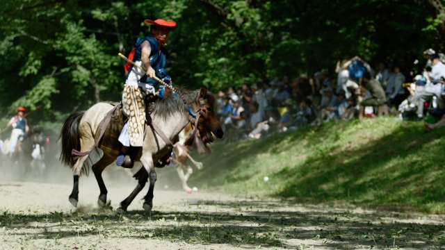 Kagami style kiba-dakyu（horse riding）