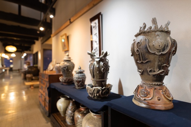 Tsgaru Ujo-yaki pottery