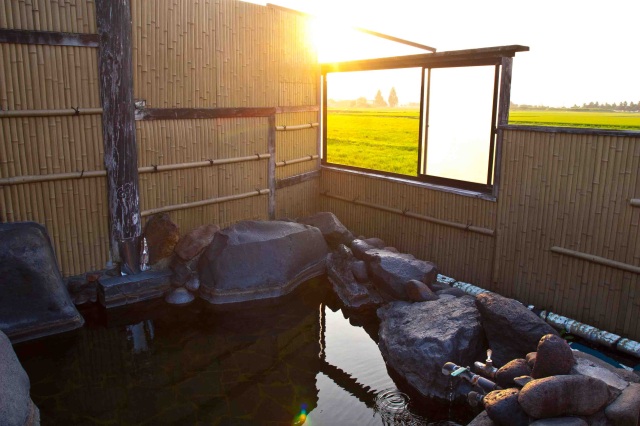 絶景が楽しめる！ポニー温泉の露天風呂