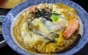ねぶた祭りに「えび丼」