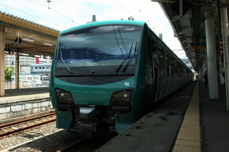 新型リゾートしらかみ「橅」編成デビュー！