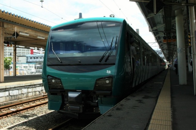 新型リゾートしらかみ「橅」編成デビュー！