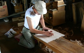 津軽塗の木地職人