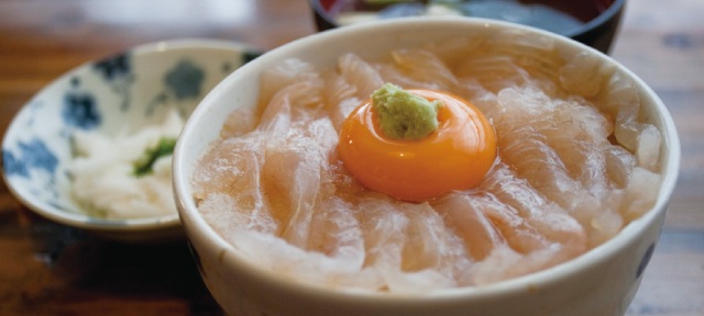 絶品！みなと食堂の平目漬丼！