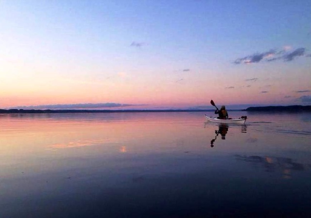 カヤックで、湖水散策を楽しみませんか？