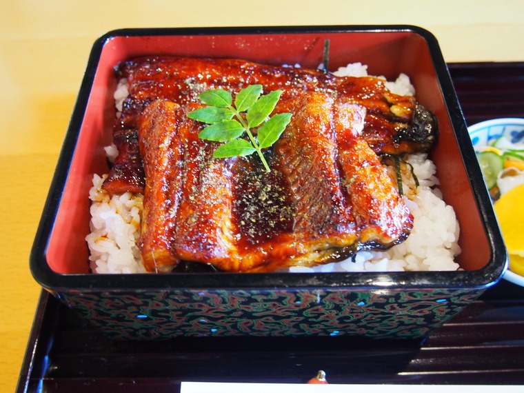 ふんわり、やわらかい!それが「小川原湖の天然ウナギ」