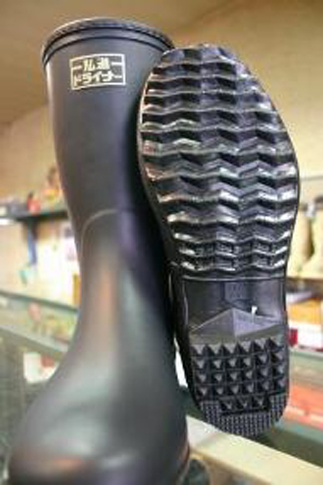 日本一軽い？農作業考学から生まれたオリジナル長靴