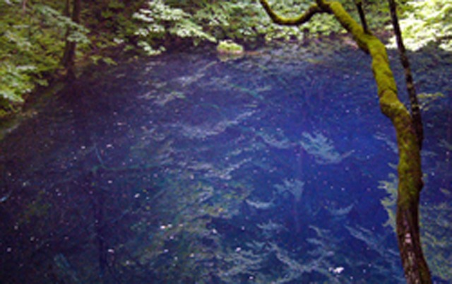 十二湖と広〆食堂