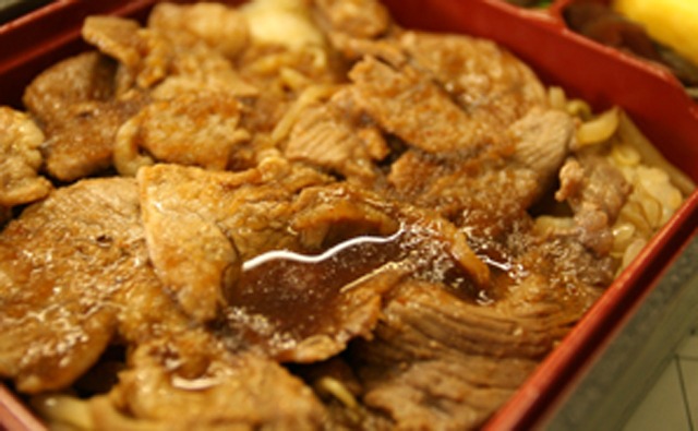 "源タレ"の弁当