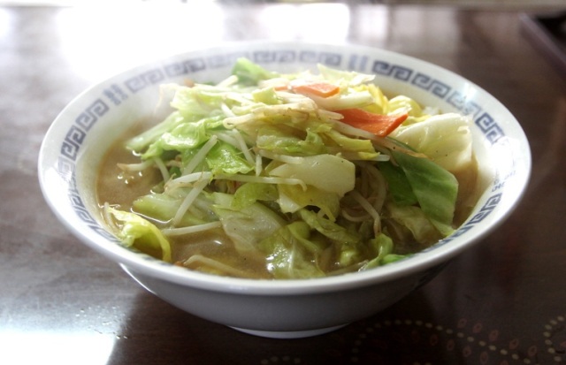 素朴な佇まいの食堂に秘められた素敵なエピソード