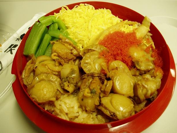 旅するときには駅弁でしょう！～青森駅　帆立釜めし～