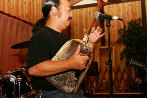 第１回スコップ三味線世界大会