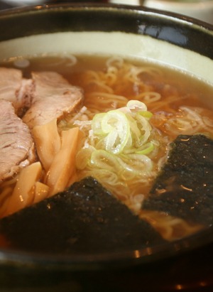 八戸漁港　陸奥湊　「やま文」