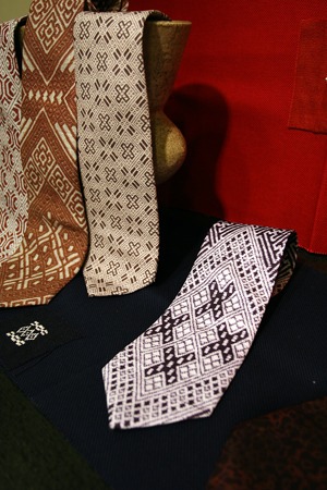 ご当地ネクタイ NEW TYPE　「津軽塗り」＆「こぎん刺し」