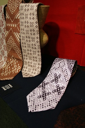 ご当地ネクタイ NEW TYPE　「津軽塗り」＆「こぎん刺し」