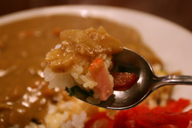 「ぽん」でランチ　ハムカレー