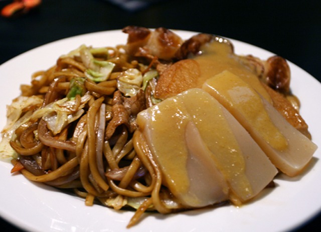 第3の黒石やきそば ＝ 「おでん焼きそば」