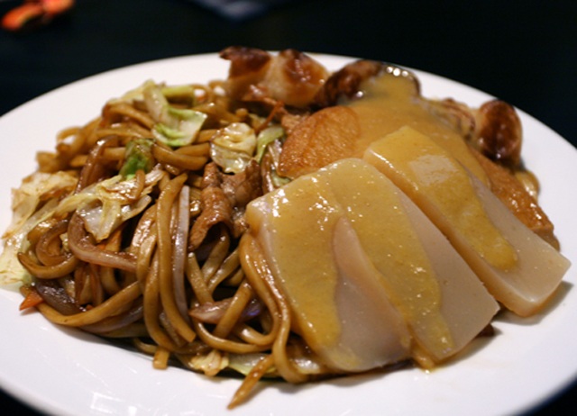 第3の黒石やきそば ＝ 「おでん焼きそば」