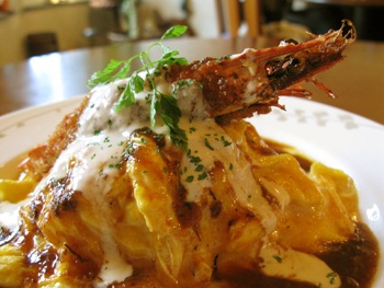 オムライスは 温泉街のシャルム♪