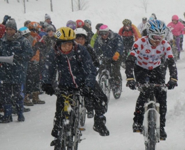 自転車で雪上を駆け抜けろ! ~ 青森市・「海辺de雪上エンデューロ」 ~