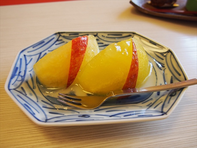 ありそうでなかった人工的な「蜜りんご」