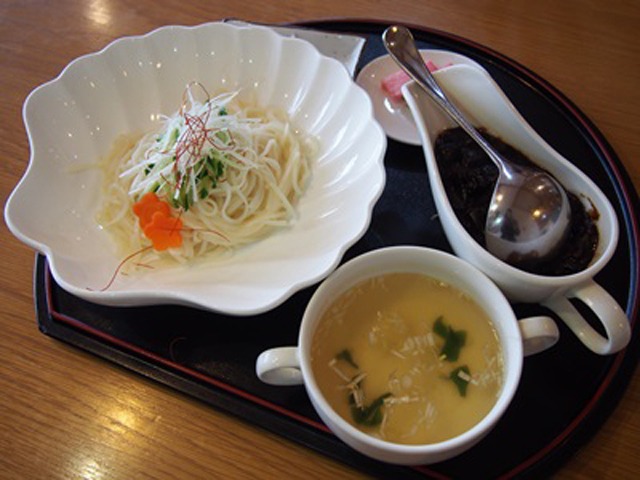 チャジャンミョンの食べ比べはいかが?