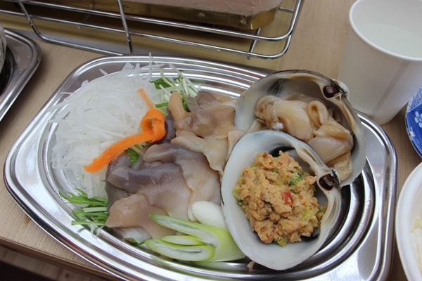 日本初のホッキ小屋でホッキ貝を味わう