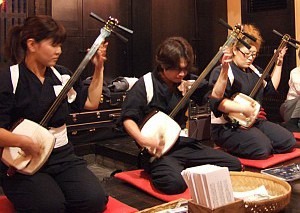 やはり津軽には三味線がよく似合う～杏