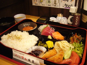 日ノ丸水産でランチ