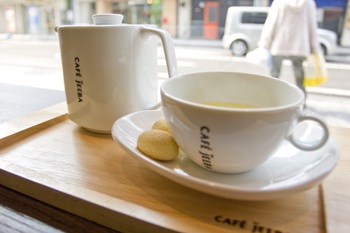 弘前りんごスイーツ６　～CAFE JEEBA（カフェ ジーバ）～