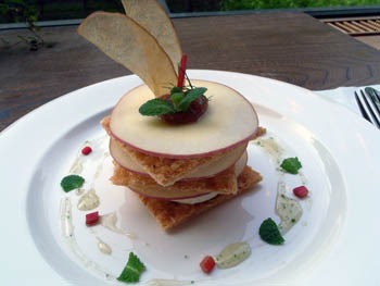 奥入瀬渓流散策の合間に楽しむ珠玉のスイーツ