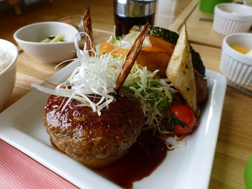 気持ちもおなかも幸せ!「ハピたのカフェ」