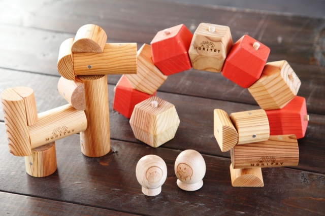 子供と森に優しいおもちゃ　～森トイ～