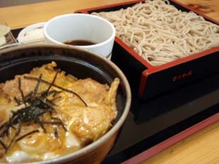 八戸のお蕎麦屋さんはウマイですね！「手打そば　かしわ木」