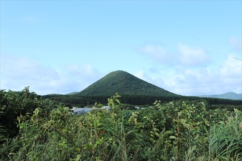 地元の山を岩木山に見立ててお山参詣　～脇元岩木山神社大祭～