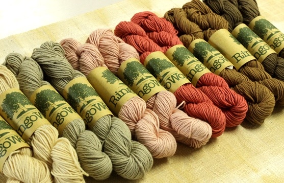 りんご草木染めの「こぎん糸」