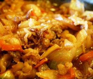 十和田湖和牛を使った十和田バラ焼き「牛楽館」