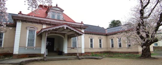 桜とタイムカプセル　～旧弘前偕行社