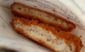 さすがは肉屋だ「肉のはまだ」