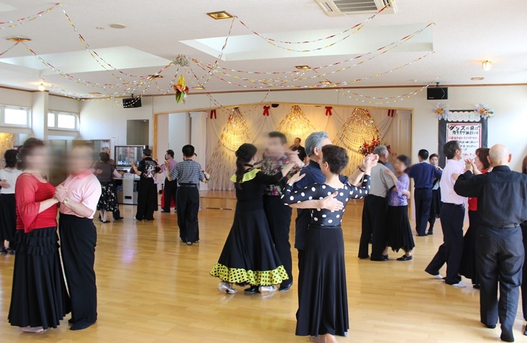 津軽の温泉deダンス!