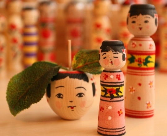 「やまもとゆみ　乙女と旅するこけし」展