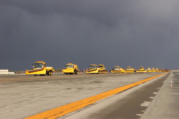 今冬も青森空港の除雪隊が出動しました