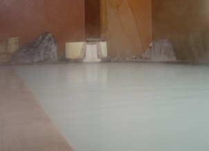 下風呂温泉郷にある黒いお湯