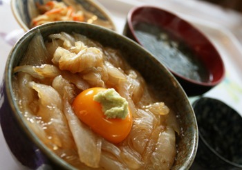 みなと食堂の平目漬丼