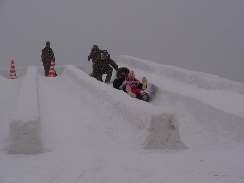 すべって弾いて釣って「青森冬まつり」