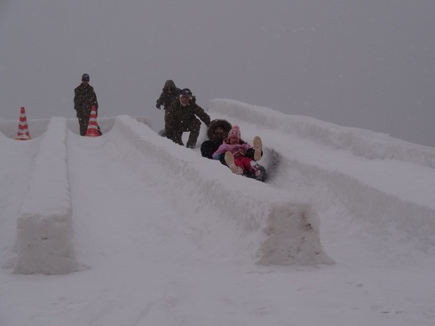 すべって弾いて釣って「青森冬まつり」
