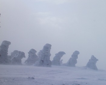 スノーモンスター巨大化中！