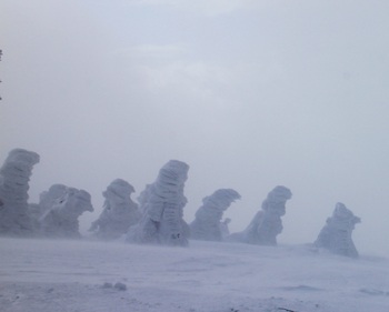 スノーモンスター巨大化中！