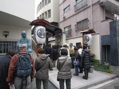 何で東京のお寺さんに？？？